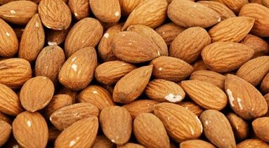 I vantaggi e l'uso di mandorle per la potenza maschile